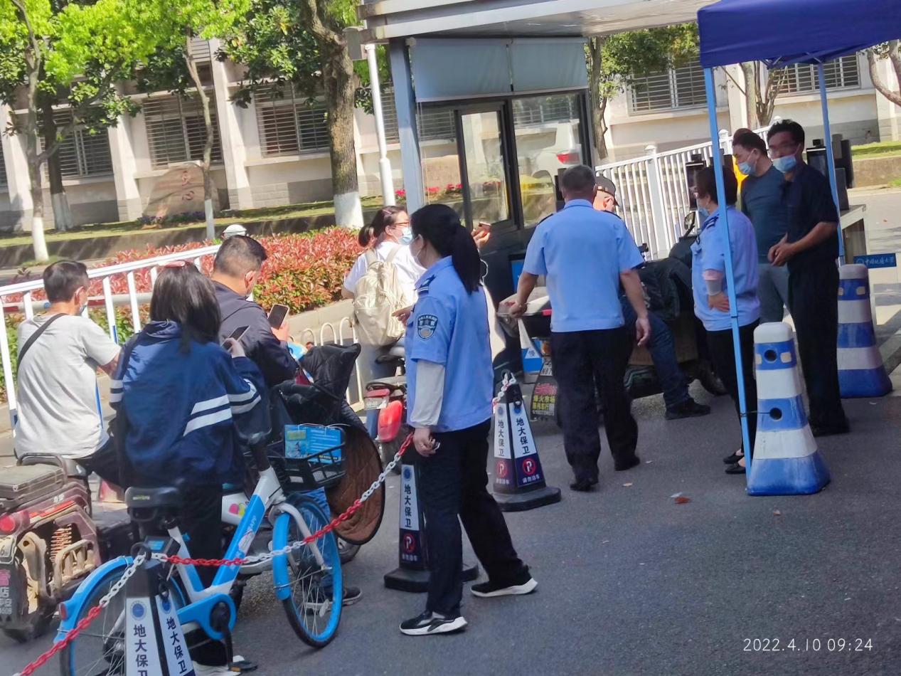 61d63af420368b2a21eeb31001a48e4