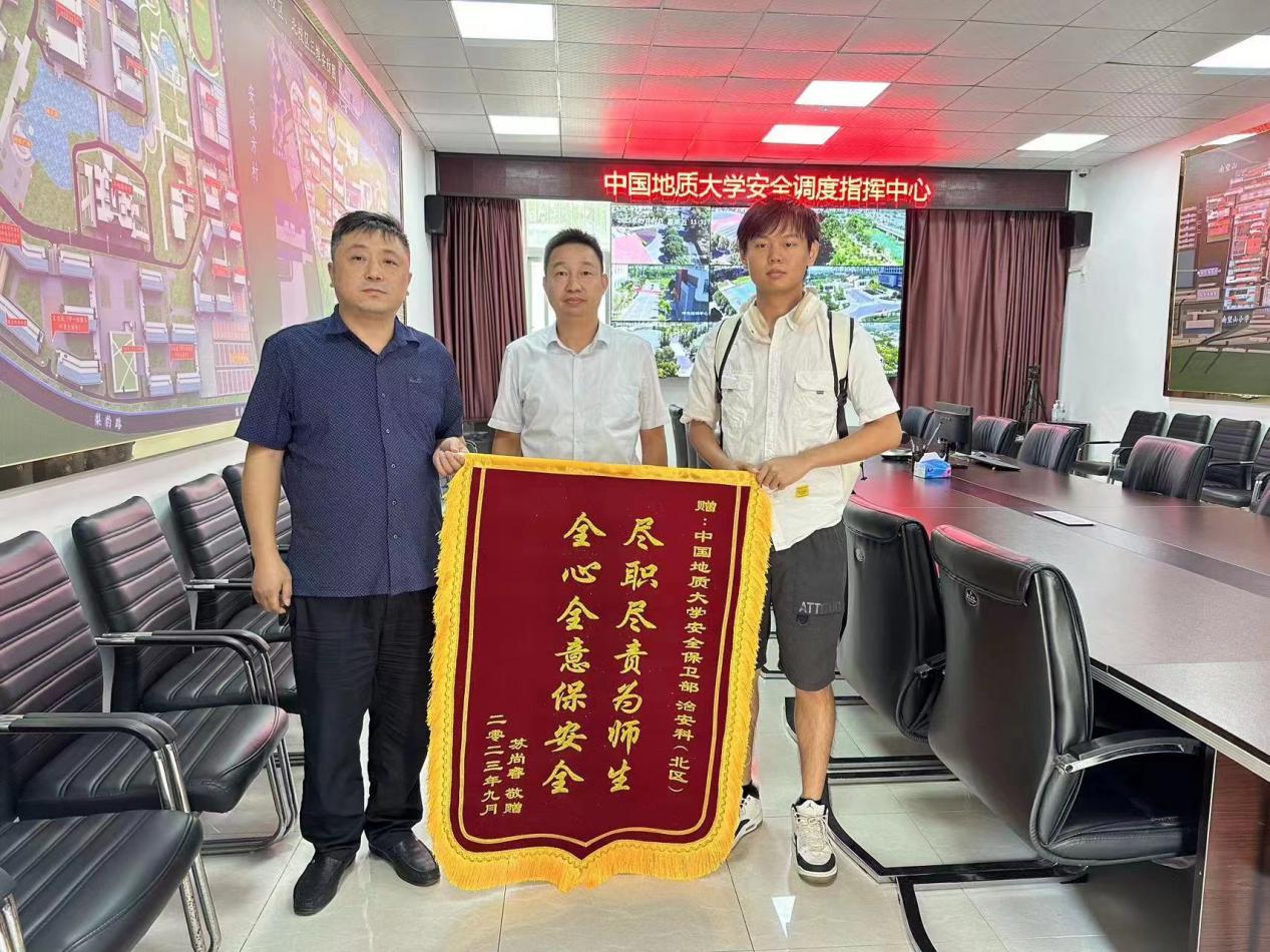 e7da2142fd84acbb7e3ca91926f245c